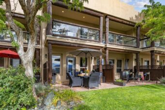 #104 – 5401 Lakeshore Drive